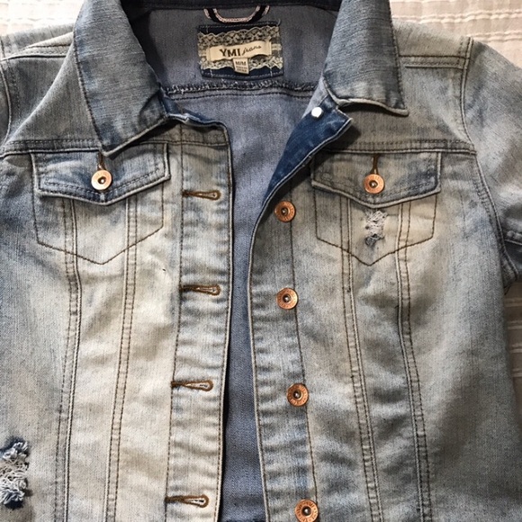 NWOT Distressed Light Wash Denim Jacket - Picture 3 of 6
